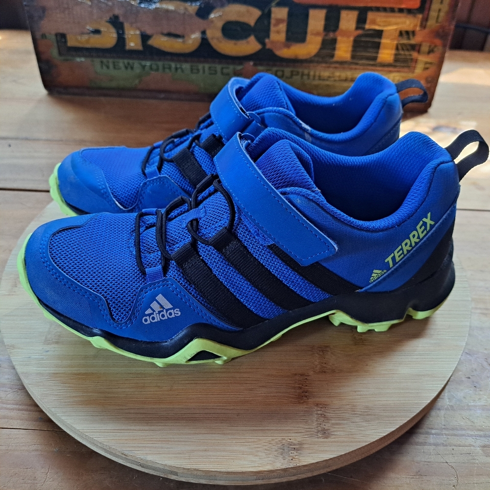 Adidas Cleats, Kid Size 5.5, Unisex, Outdoor Terrex AX2R Shoes, Hiking, Walking